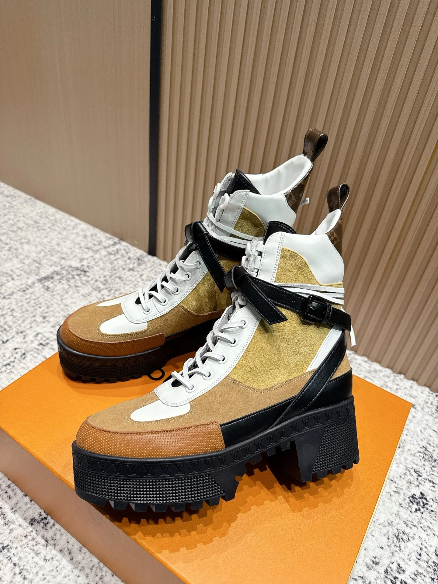 COCO-- 8V 1AD24G cowhide Heel height ：7cm Waterproof：3.5cm item:E-X362J2915